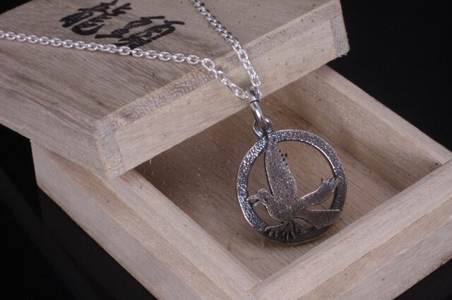 ネックレス メンズ : 八咫烏 ホイール ペンダント トップ | iichi 日々
