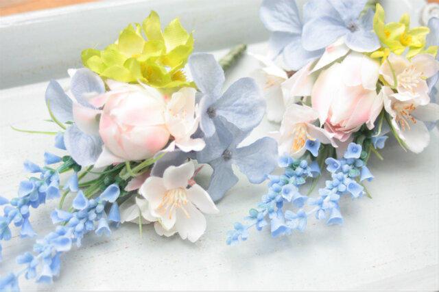 桜と青色小花のパステルコサージュ☆の画像1枚目