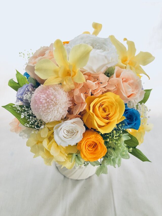 プリザーブドフラワーアレンジ 薔薇とポンポンマム デンファレの花畑 フラワーケース付き Iichi ハンドメイド クラフト作品 手仕事品の通販