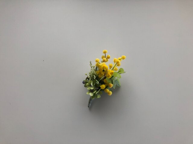 コサージュ ミモザとグリーンの画像1枚目