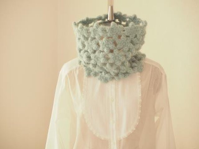 ウールモヘアのふわふわ花のネックウォーマー＊ミントグリーン | iichi  