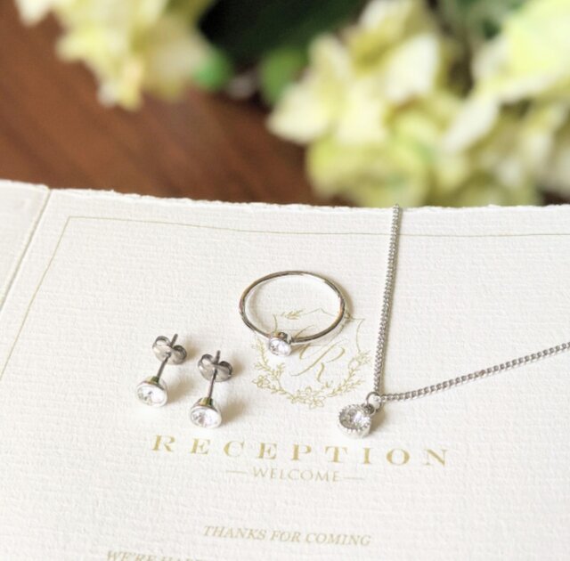 petit de Swarovski occasional ピアス/リング/ネックレスセット(Gold可)の画像1枚目
