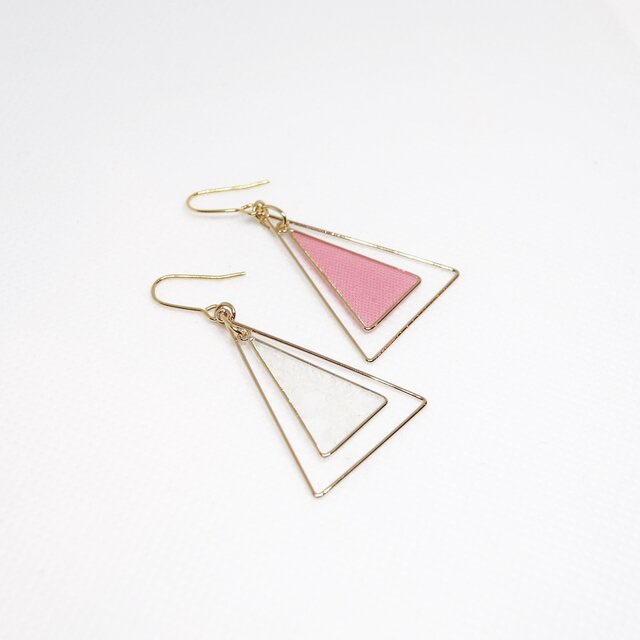 レースリネンピンクトリヨンピアス