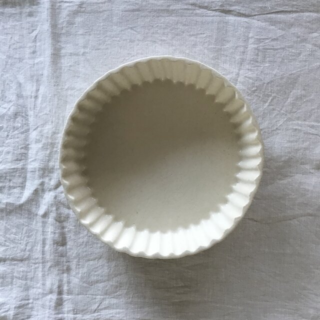 オフホワイトのオーブン皿(丸)の画像1枚目