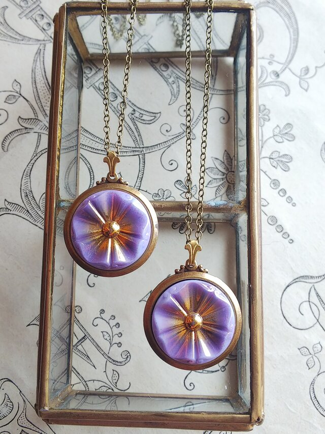 ヴィンテージ　藤色Gold-Purple フラワー／Art-Deco　ネックレス