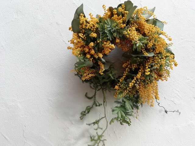 ミモザとグリーンのwreathの画像1枚目