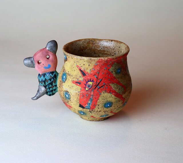 犬と少女の可愛いマグカップ/陶芸家がつくる/珍しい器/おしゃれで可愛い/アート マグカップ/現代陶芸の画像1枚目