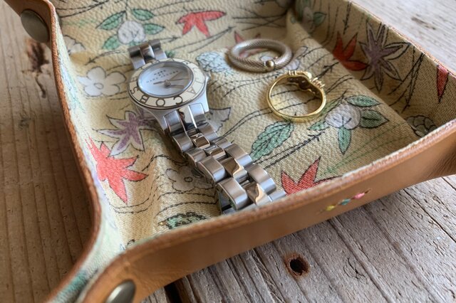 旅の必需品! 着物の古布と革で作ったアクセサリートレイ キャメル トラベル革小物 ラッピング可の画像1枚目