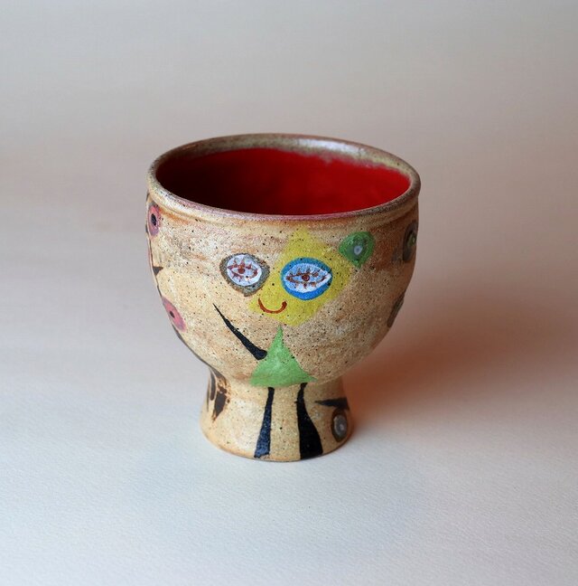 赤いフリーカップ/陶芸家がつくる/珍しい器/おしゃれで可愛い陶芸/モダンカップ/現代陶芸の画像1枚目