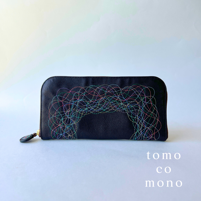 刺繍革財布『Parade』黒（牛革）Slimラウンドファスナー