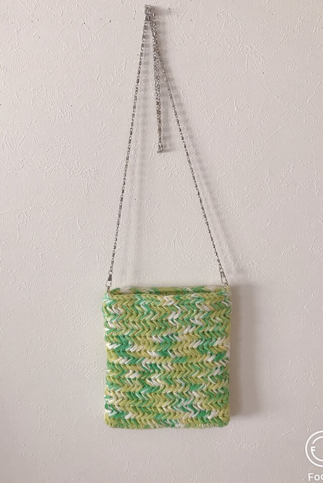 若草色のサコッシュの画像1枚目