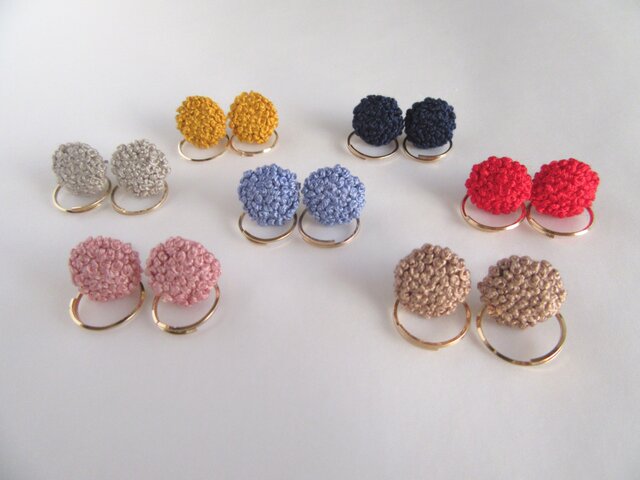 『刺繍+フープ』ピアスの画像1枚目