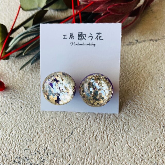 宝石箱のようなキラキラ ピアス・イヤリングの画像1枚目