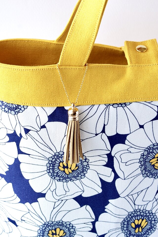 一点もの！デザイナーズデザイン・デイジー柄のトートバッグ