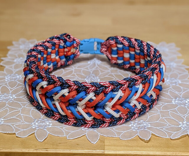 パラコード首輪 大型犬用 (内周44.5cm) サイズを小さくしてイタグレ