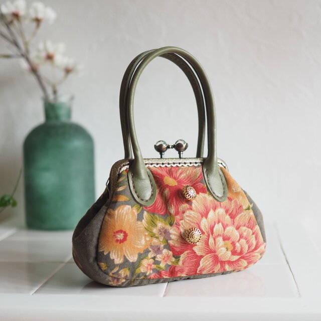 ♥台湾花布♥ 鞄モチーフ宝石輝くガマ口100%手縫ポーチ【受注製作】 の画像1枚目