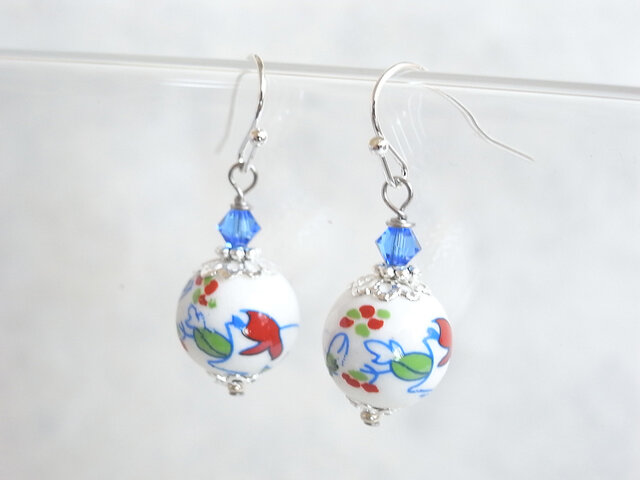 中国アンティークビーズ ピアス 金魚風模様の陶器ビーズ 白 ホワイト 和風 アジアン 中国