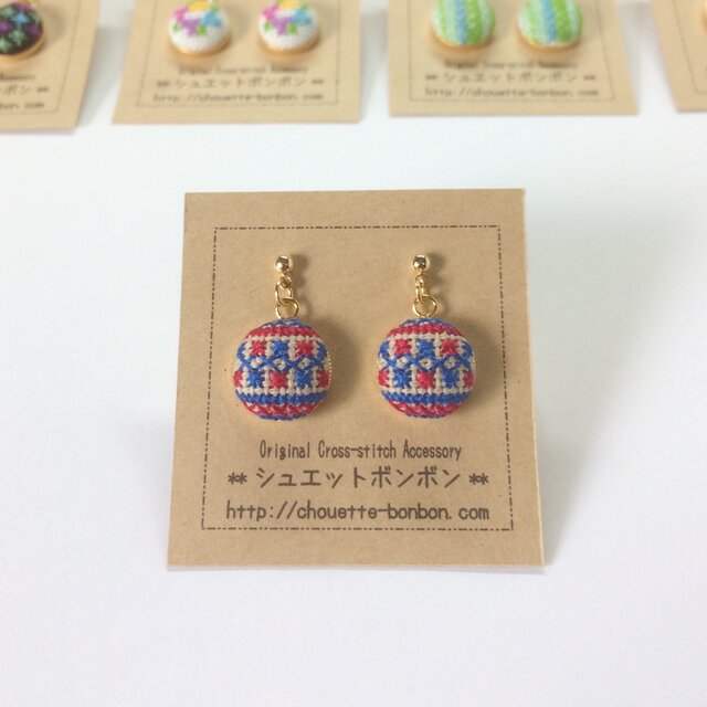 チロル 刺繍ピアスの画像1枚目