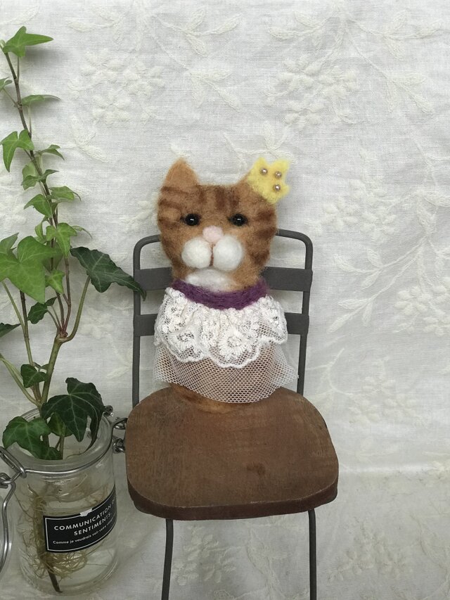 ティアラの猫ブローチの画像1枚目