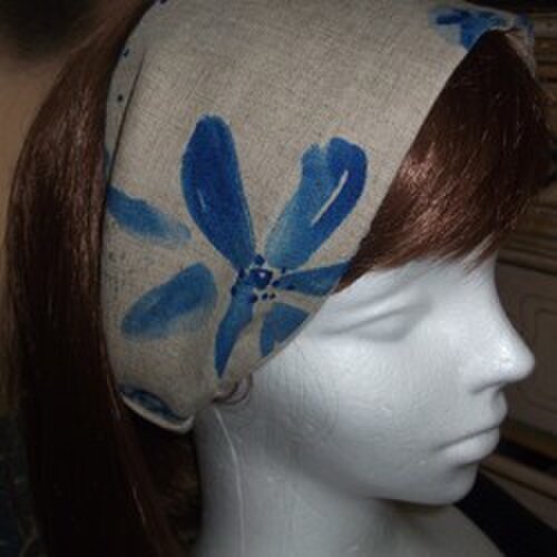 リネン地のグラフィティ柄のヘアバンド