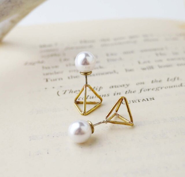 三角錐とパールキャッチの2wayピアス | iichi 日々の暮らしを