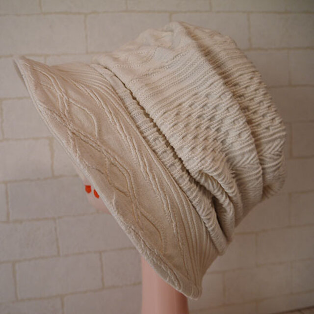 コットン１００％ジャガードニット生地で作ったクロッシェ（オフ白）