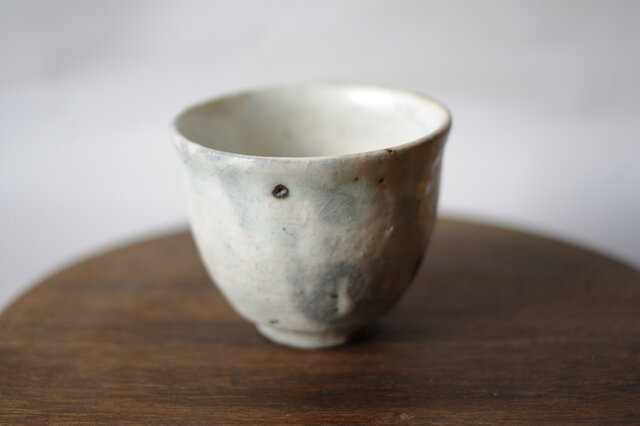 湯呑み 粉引 谷井直人 | iichi 日々の暮らしを心地よくする