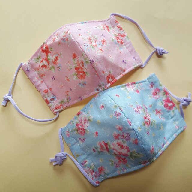 再販させて頂きました！こども　綿100%　ガーゼ　立体マスク　花柄　水色ピンク　２枚セット