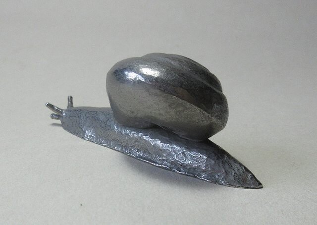 カタツムリ（中） | iichi 日々の暮らしを心地よくするハンドメイドや