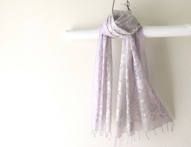 春色新作*総刺繍シルク・コットン手染めストール lilac greyの画像1枚目