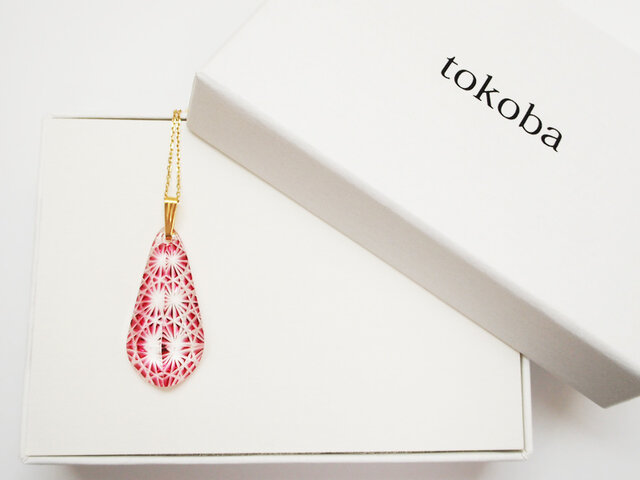 tokoba ピラミッド・ネックレス 赤菊つなぎの画像1枚目