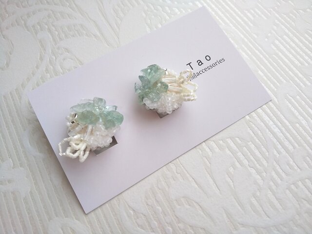 刺繍イヤリング Square Mintの画像1枚目