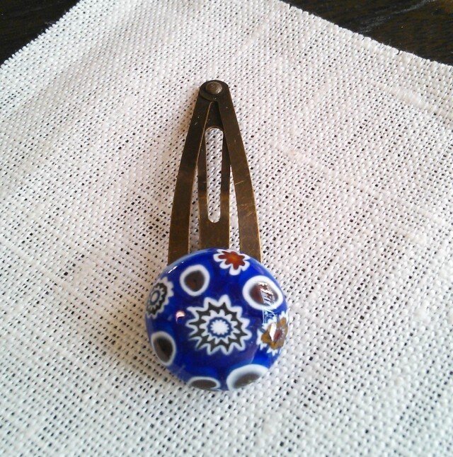 ガラスのパッチンピン（ブルー）