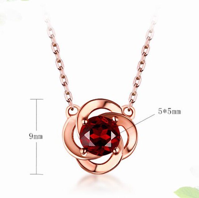 ＜受注制作＞四つ葉のクローバーのペンダント　ガーネット 0167 受注制作＞四つ葉のクローバーのペンダント 普段使い 外出 シルバー