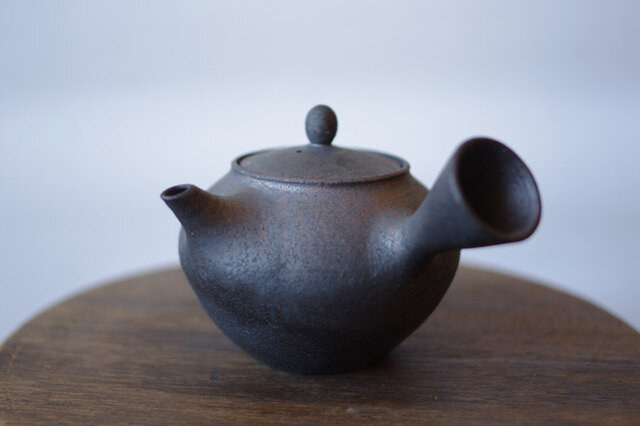 山崎さおりさんの手作り陶器ポット 鳥の注ぎ口 山崎さおりさんの手作り陶器ポット 鳥の注ぎ口 山崎さおりさんの