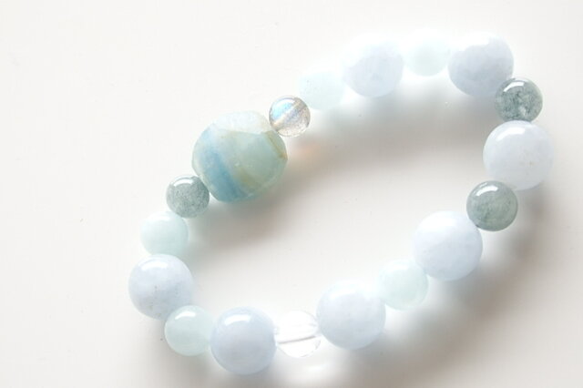 ラビットヘアールチル ブルーカルサイト ブレスレット | iichi 日々の