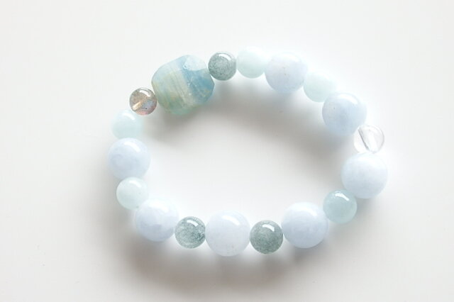 ラビットヘアールチル ブルーカルサイト ブレスレット | iichi 日々の