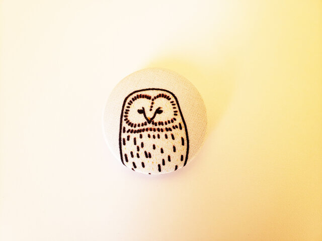 エゾフクロウのクリップ付きブローチの画像1枚目