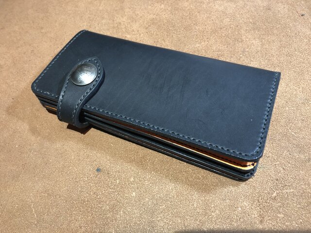 カード大収納 見た目シンプルタイプの長財布の画像1枚目
