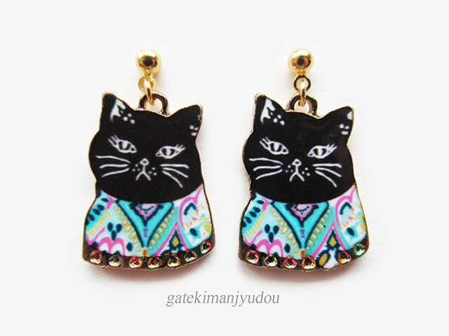 おめかし黒猫ピアス【イヤリング等変更可】の画像1枚目