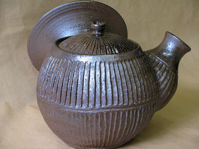 【希少品】純銅製 カエルハンドル急須 花模様 受注商品】銅製急須 タル型（大） つる手付き丸つち目 | 長澤