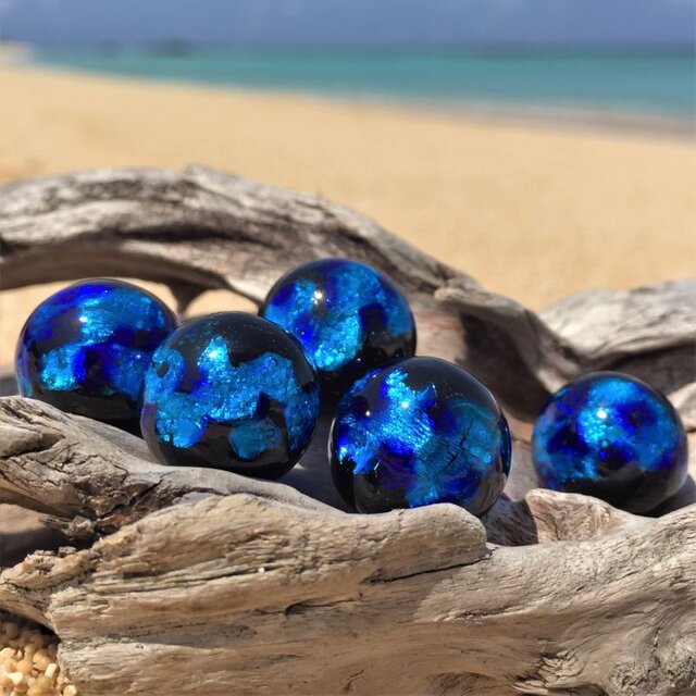 ネックレス ほたる玉 とんぼ玉 16mm シンプル ワイヤー 光る ガラスビーズ 沖縄 琉球 工芸 ブルー