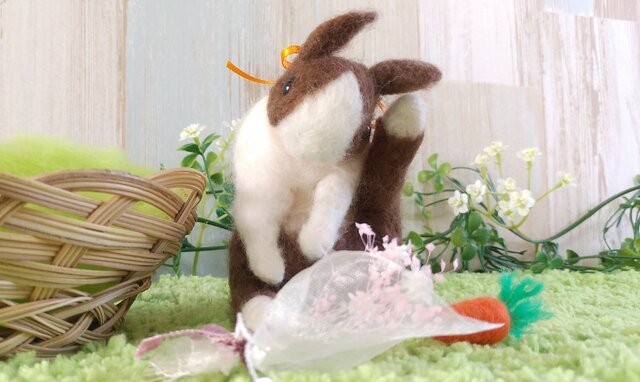 うさぎ 羊毛フェルト ダッチ チョコレート ハンドメイド セール】羊毛うさぎM*ダッチチョコ*立ち耳*耳掃除 | iichi 日々