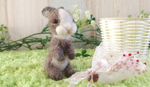 セール】羊毛うさぎ*Sサイズ*たっち*チェスナット | iichi 日々の