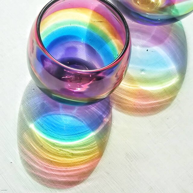 虹色のぐい呑み ゴールドルビーリップ✱ご注文前にメッセージをお願いしますの画像1枚目