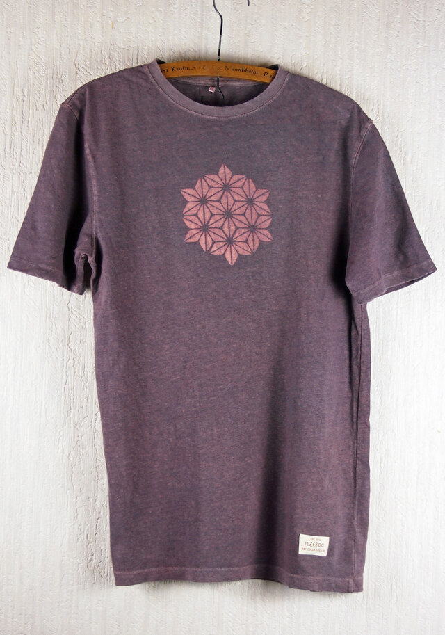 草木染 ヘンプ/オーガニックコットンのTシャツ 麻の葉 紫 メンズMサイズの画像1枚目
