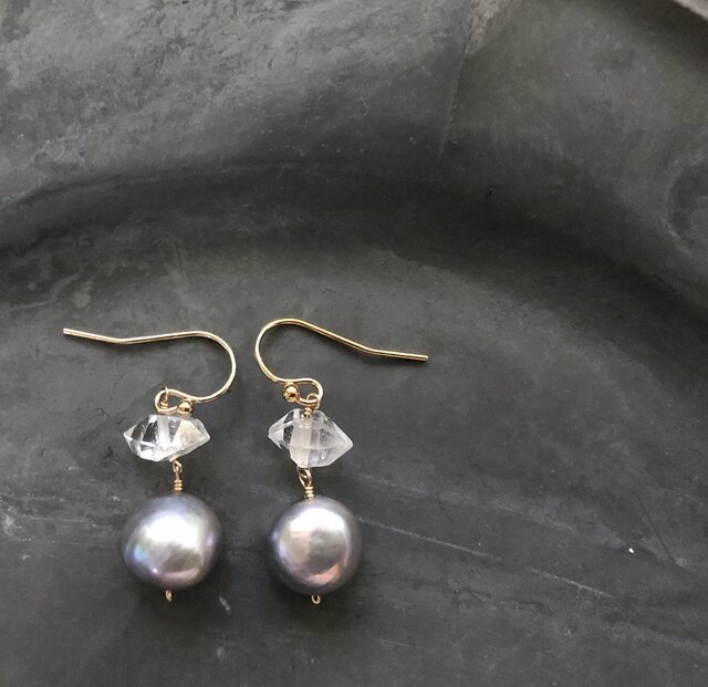 baroque pearl*herkimer diamond*pierceの画像1枚目
