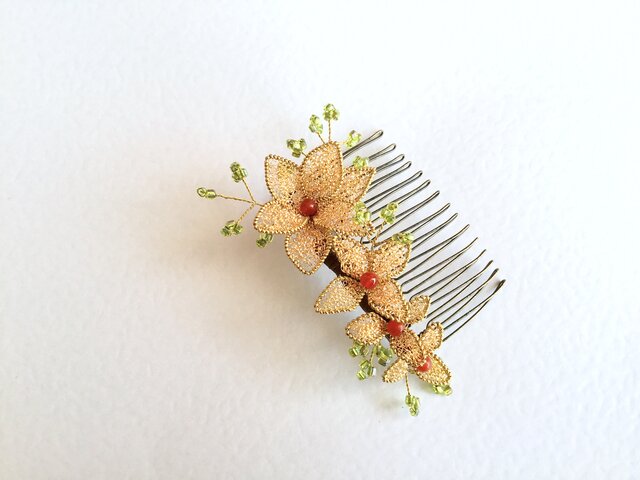 着物に合わせたいお花の髪飾り(ティアラ)の画像1枚目
