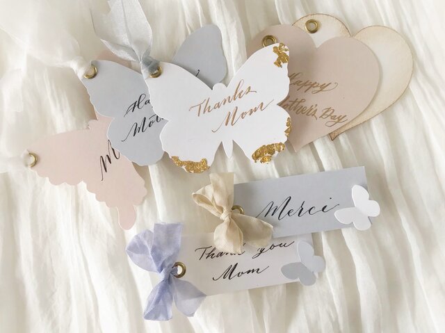 染め花〉シロツメクサのコサージュ | iichi 日々の暮らしを心地よく