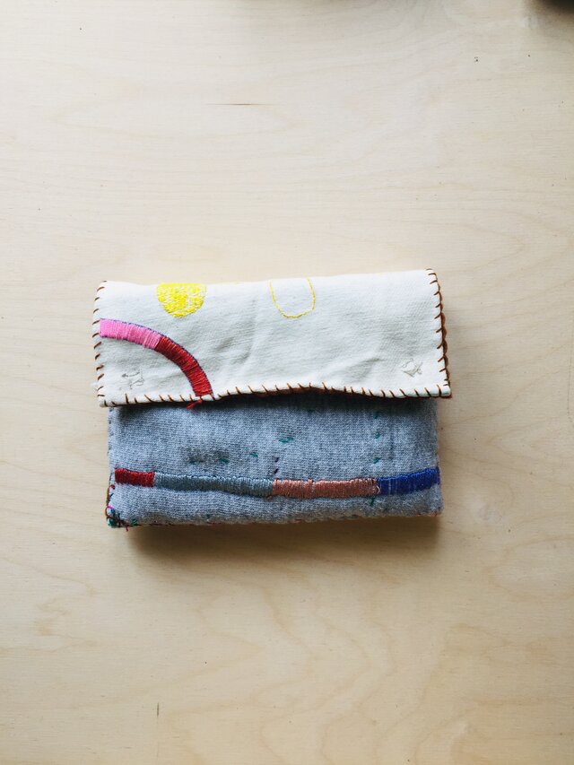 1046　中財布　ハンドメイド　手縫い　刺繍　ビーズ